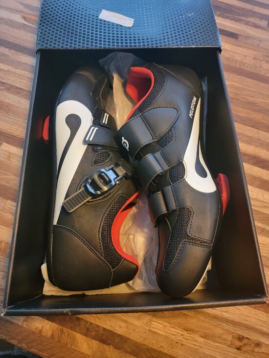 Peloton Altos Cycling Shoes IOB Black and Red